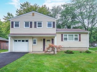 12 Delbrook Rd, Morris Plains, NJ 07950