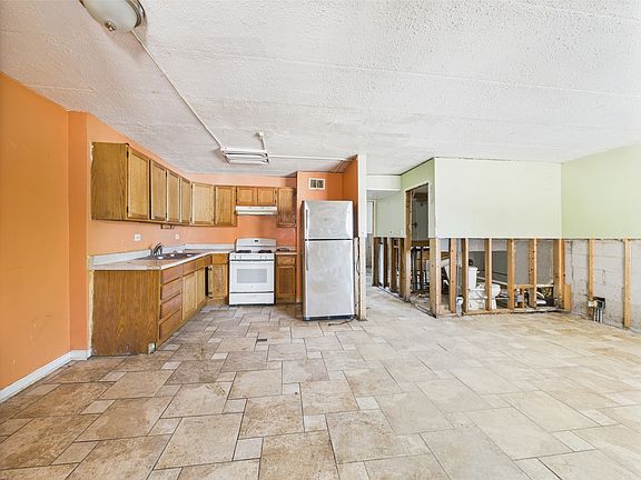 4th image of 10033 Irving Park Rd APT 1A