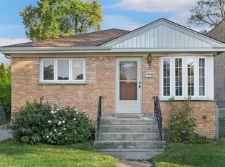 9438 Lincoln Ave, Brookfield, IL 60513