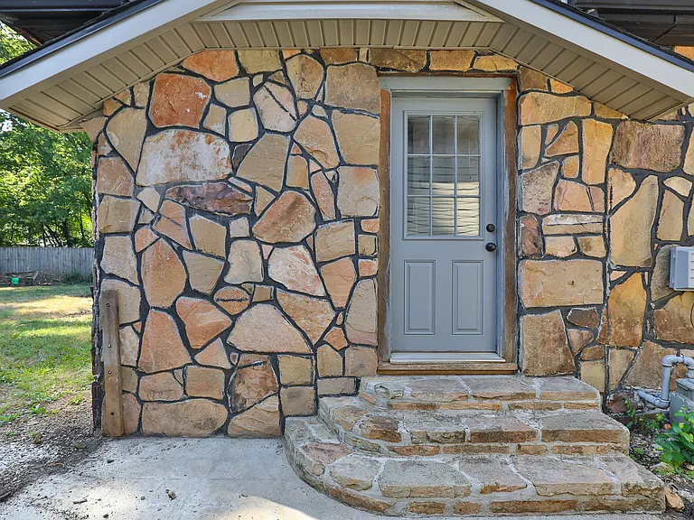 1504 S Rogers Ave — Photo 23