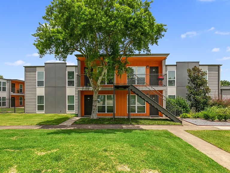 The Phoenix Apartments — Photo 3