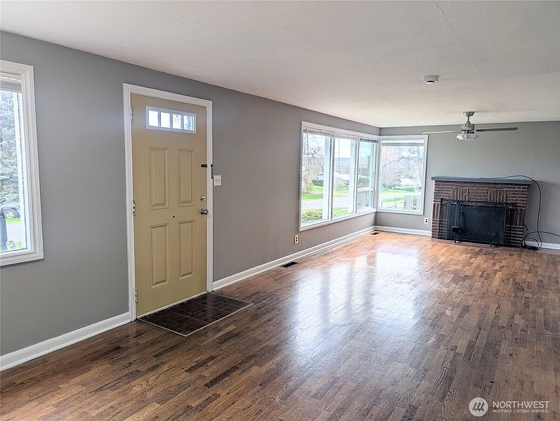 4th image of 1740 SE 6th Street