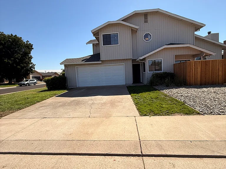1502 Seiko Ave — Photo 2