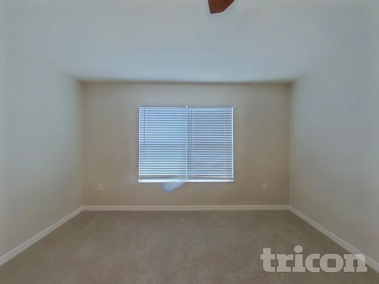 2244 Gladiolus Ln — Photo 6