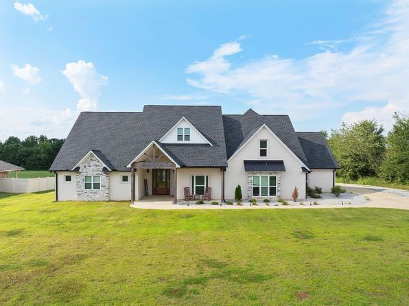 647 Connor Ln