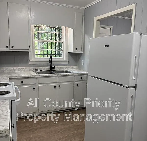 1706 Carolina St E #A — Photo 6