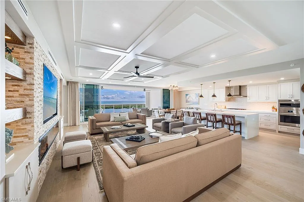 3 bed, 4.0 bath, 3290 sqft, $40,000 — Photo 1
