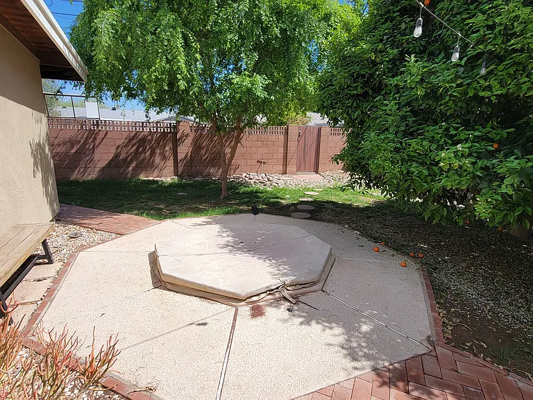 2107 S Ventura Dr — Photo 32