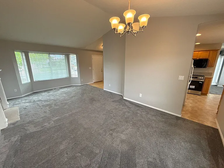 4105 Windy Ave NE — Photo 4