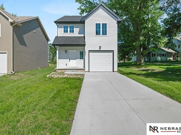 5517 52nd St, Omaha, NE 68104