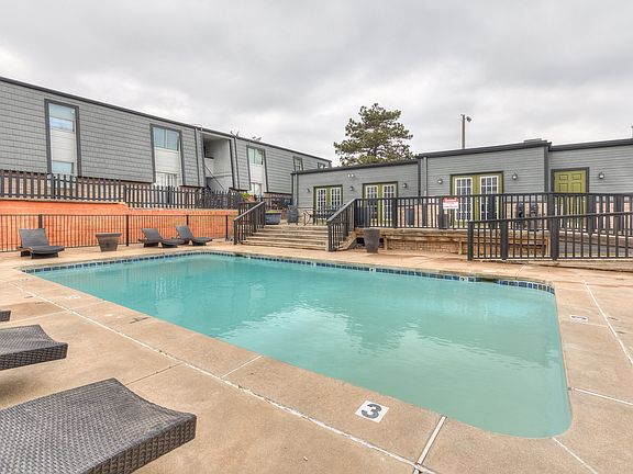Putnam Green - Swimming Pool
