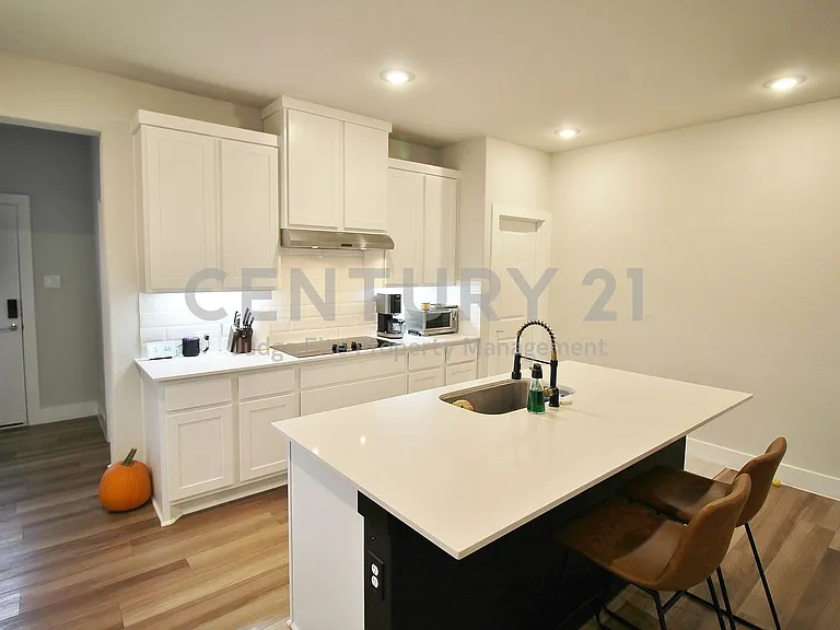 218 Mockingbird Dr — Photo 4
