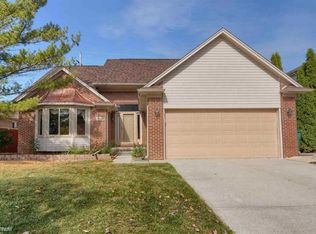 25409 Lord Dr, Chesterfield, MI