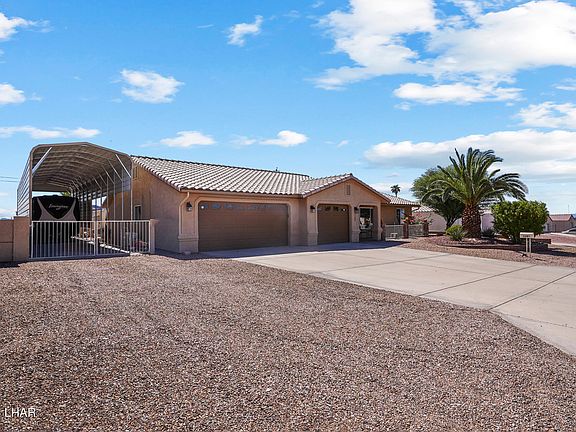 4th image of 3280 Arapaho Dr