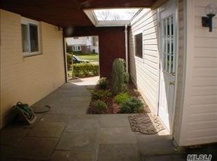 23 Elaine Pl, Plainview, NY 11803