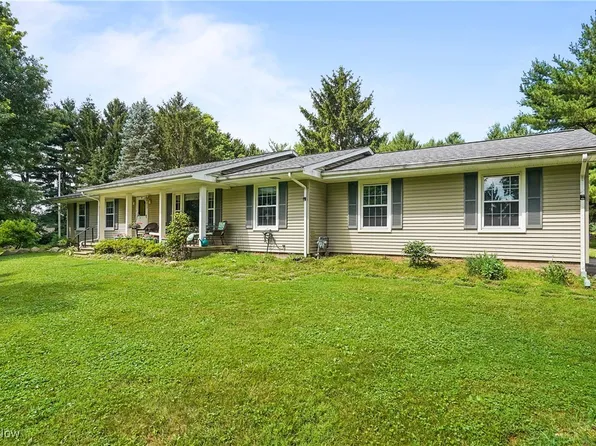 12221 Chamberlain Rd, Aurora, OH 44202