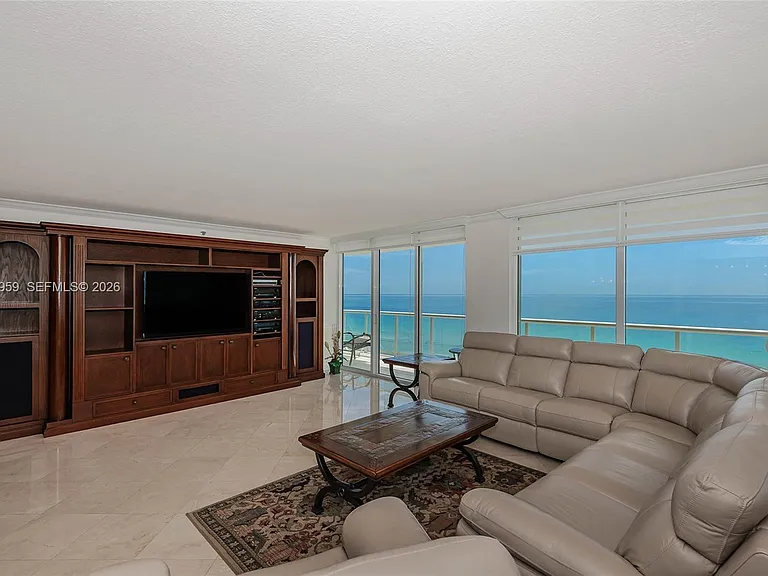 8855 Collins Ave #8J — Photo 3