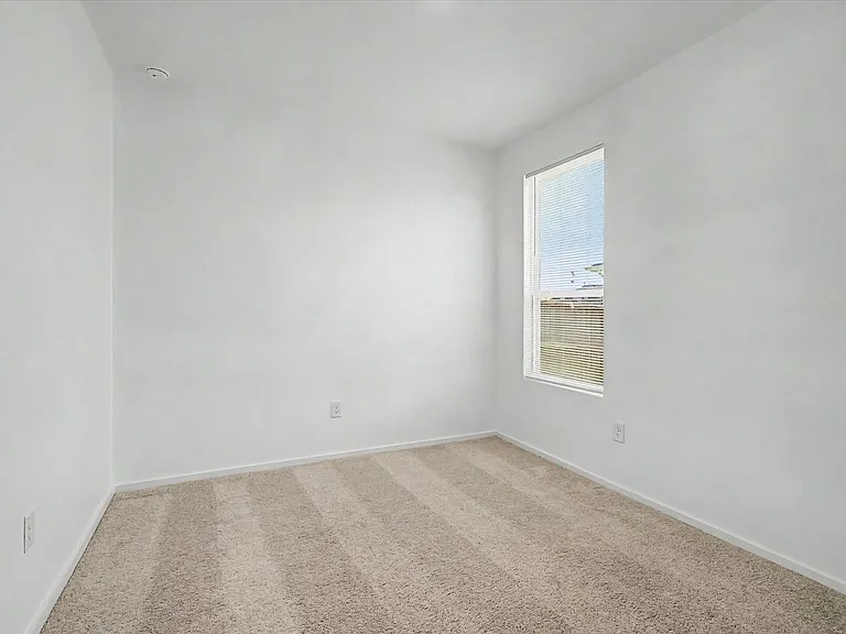 511 Louis Ln — Photo 29