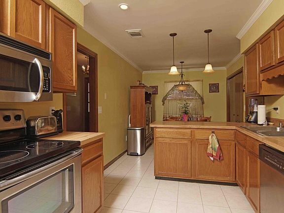 5th image of 12454 Autumnbrook Trl E
