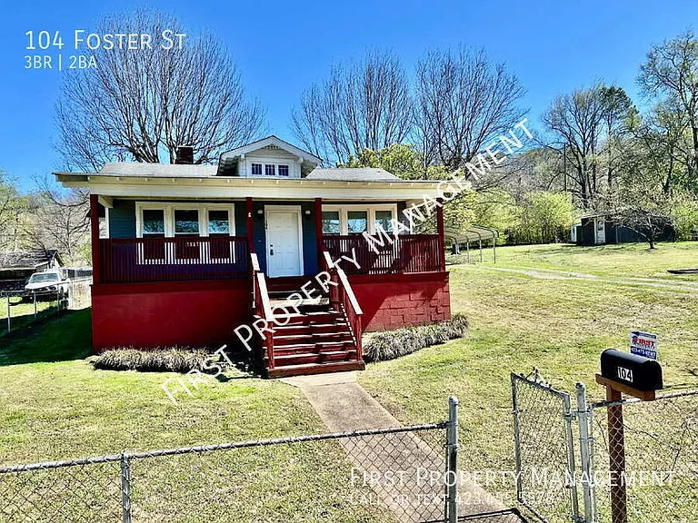 104 Foster St — Photo 2