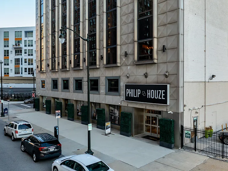Briggs Houze — Photo 4
