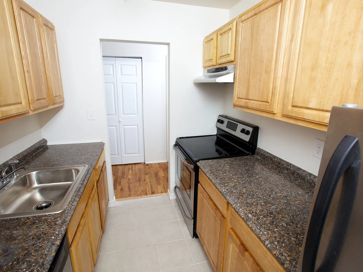 Seacrest Apartments — Photo 3