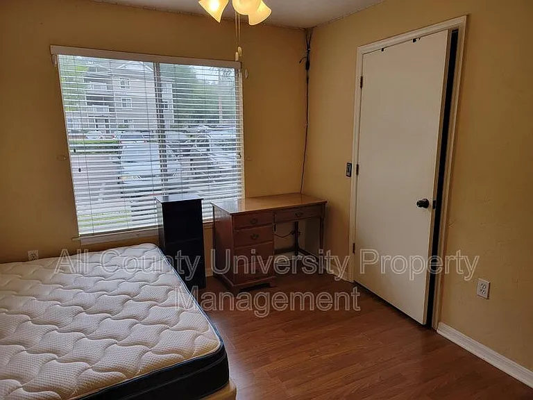 4000 SW 23rd St #6-104 — Photo 3