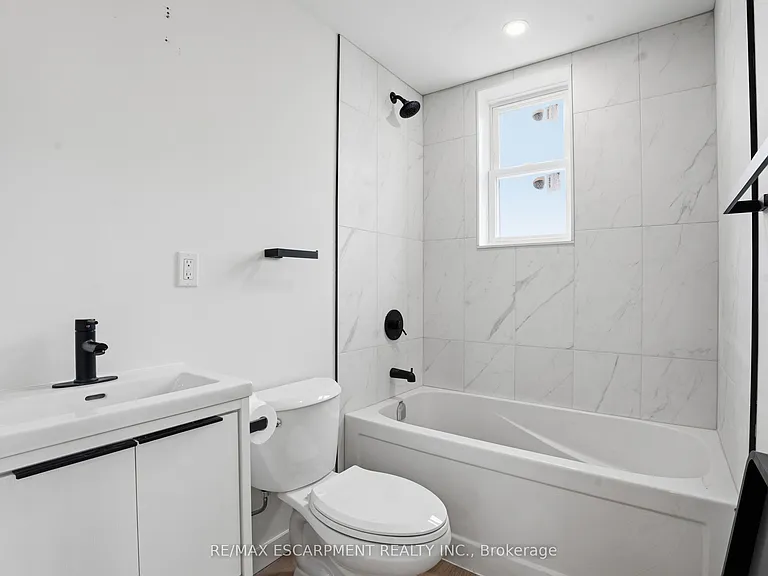 1049 Glencairn Ave #MAIN HOUSE UPPER — Photo 8