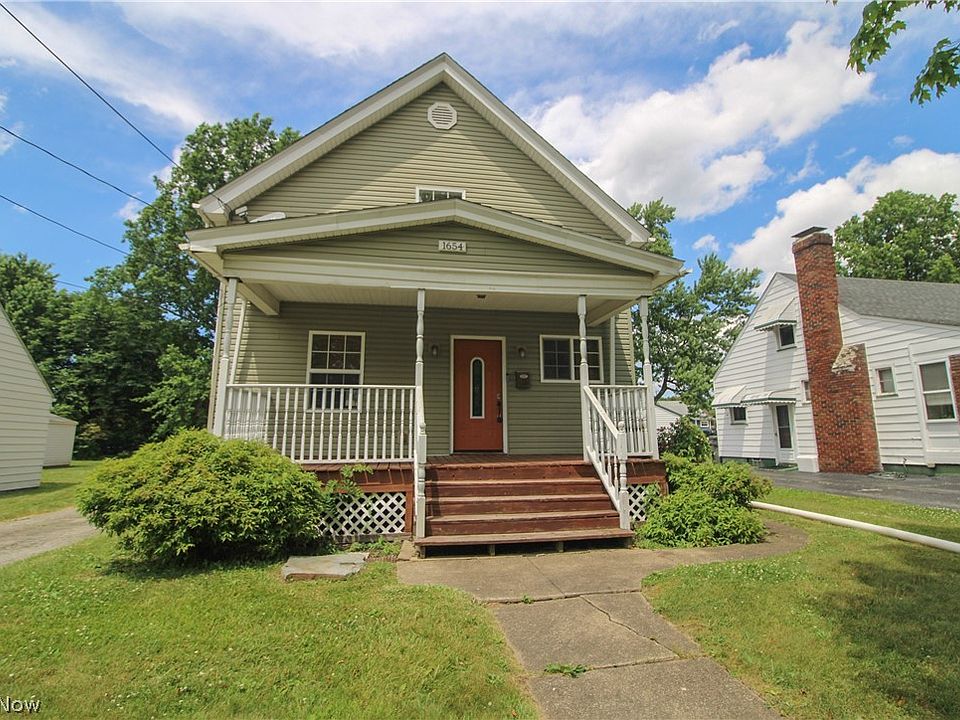 1st image of 1654 Everett Ave
