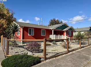 869 N Collier St, Coquille, OR 97423
