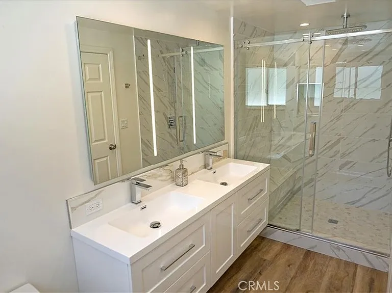 10901 Canby Ave — Photo 7