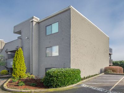 5630 S Riverside Ln APT 22, Portland, OR, 97239