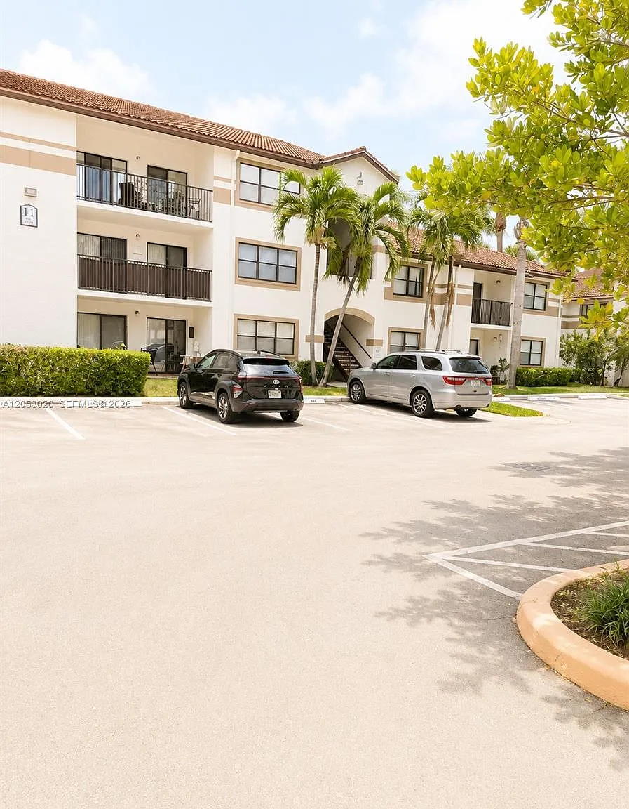 Hollywood Parc Condominiu — Photo 3