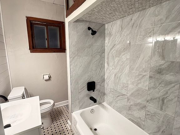 2nd image of 42 Peoria St #2