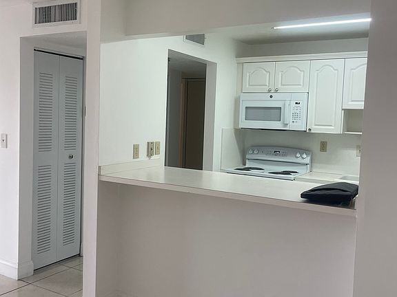 3rd image of 4670 W 13th Ln APT 509