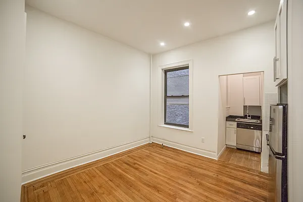 Rented by Jonathan Wachtel, LREB | media 26