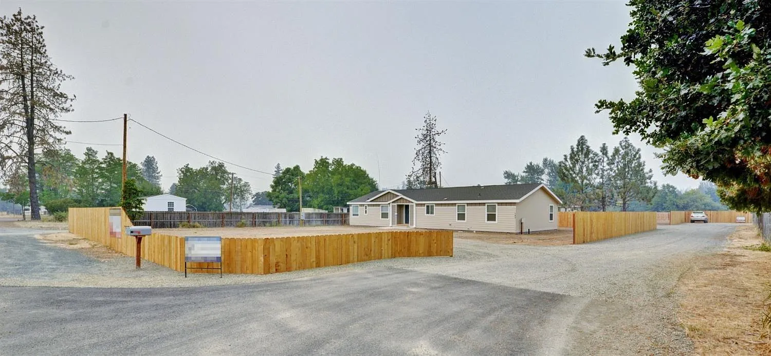 143 Tavis Dr photo 1