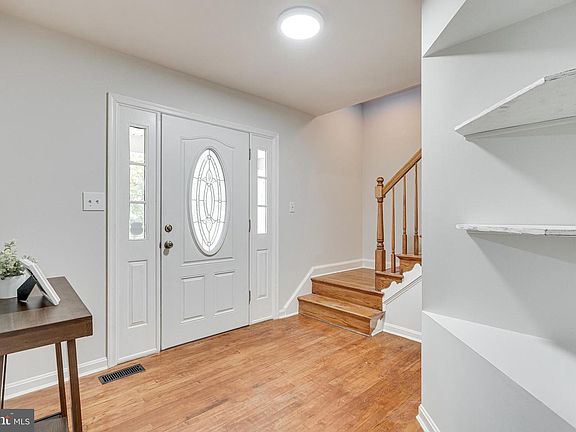 3rd image of 7120 Bluegrass Way