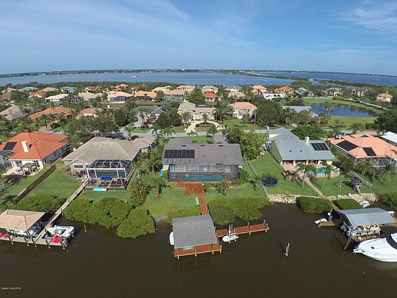 3rd image of 220 Lanternback Island Dr