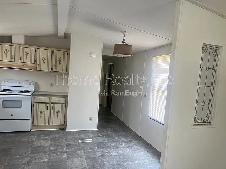 164 Matts Ln — Photo 3