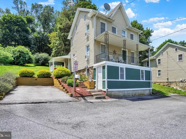 38 E Pennsylvania Ave, Yoe, PA 17313
