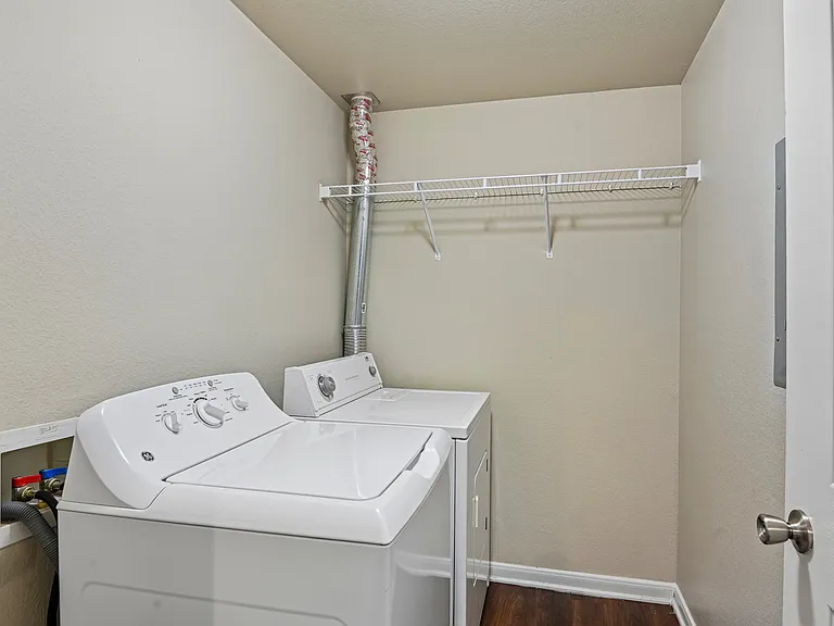 Skyview West Apartments — Photo 12