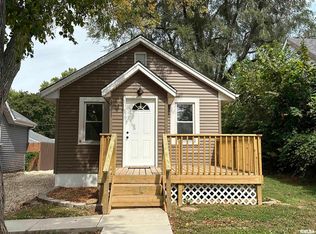 341 Roosevelt St, Creve Coeur, IL