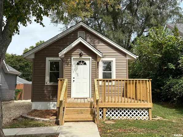 341 Roosevelt St, Creve Coeur, IL 61610