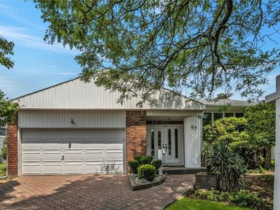 67 Country Drive, Plainview, NY, 11803