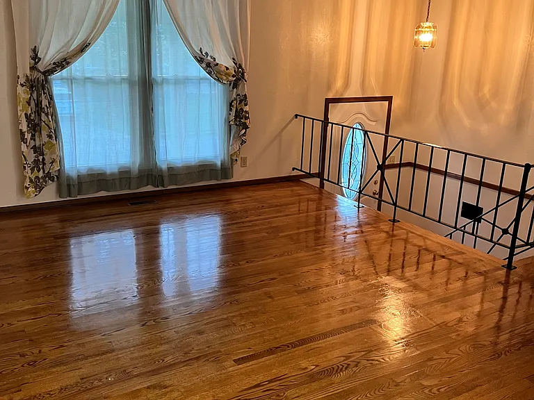 2501 Cypress Ave — Photo 2