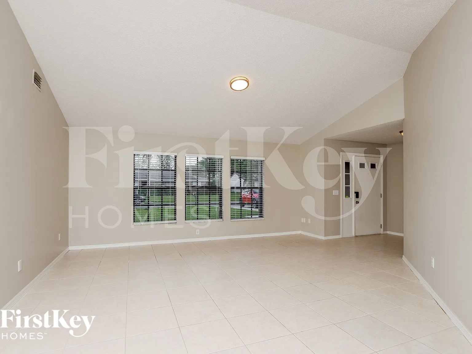 3 bed, 2.0 bath, 1784 sqft, $2,020 — Photo 4