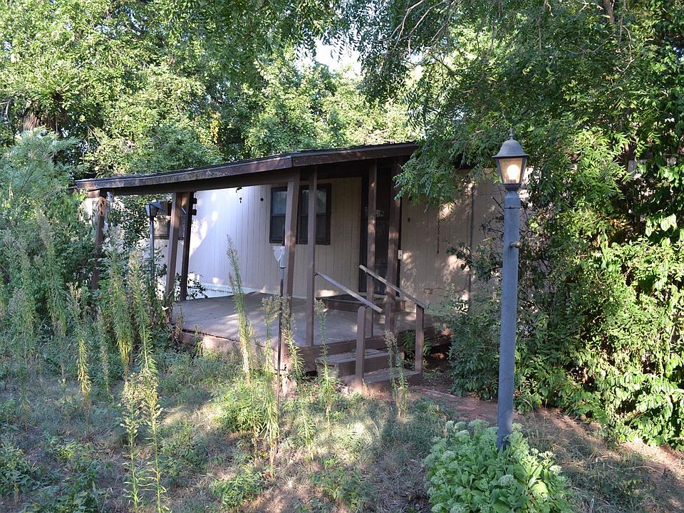 2nd image of 813 Dayton St
