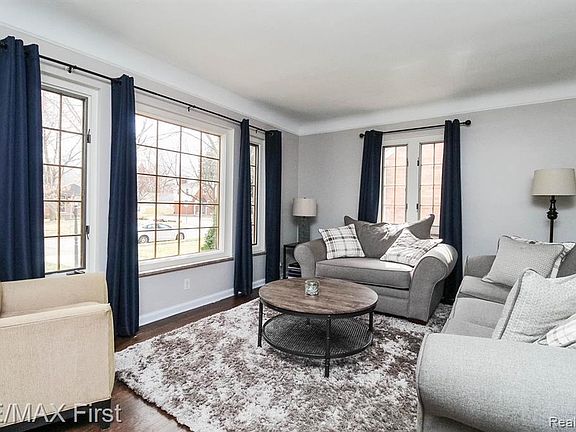 4th image of 2407 N Connecticut Ave