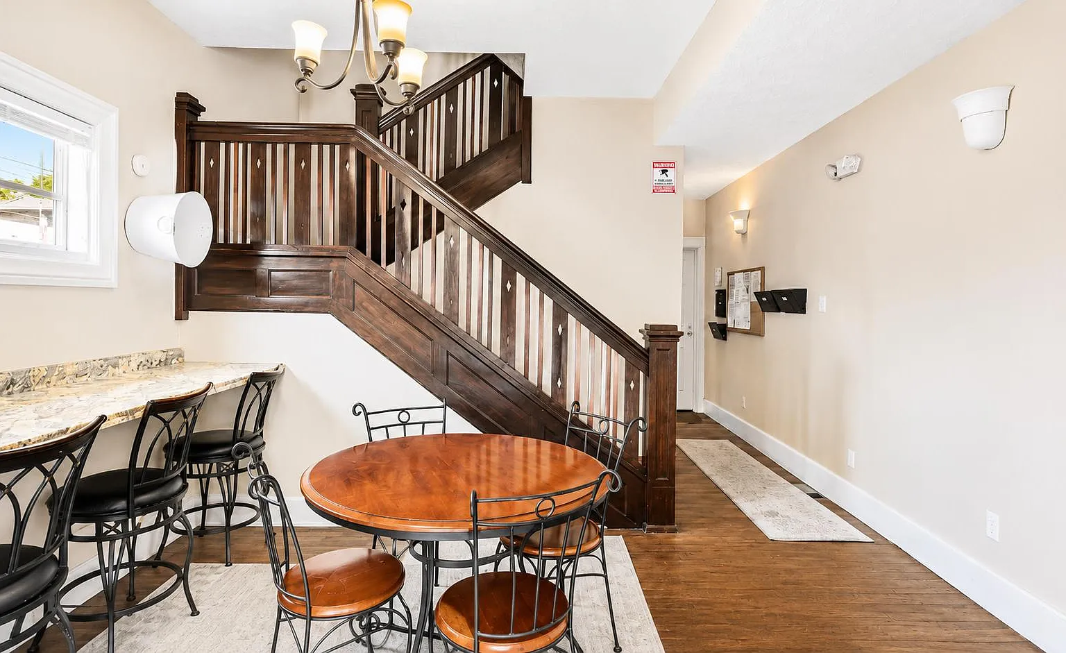 4 bed, 1.0 bath, 2303 sqft, $910 — Photo 3